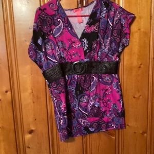 Women’s E top with black buckle around waist size Medium